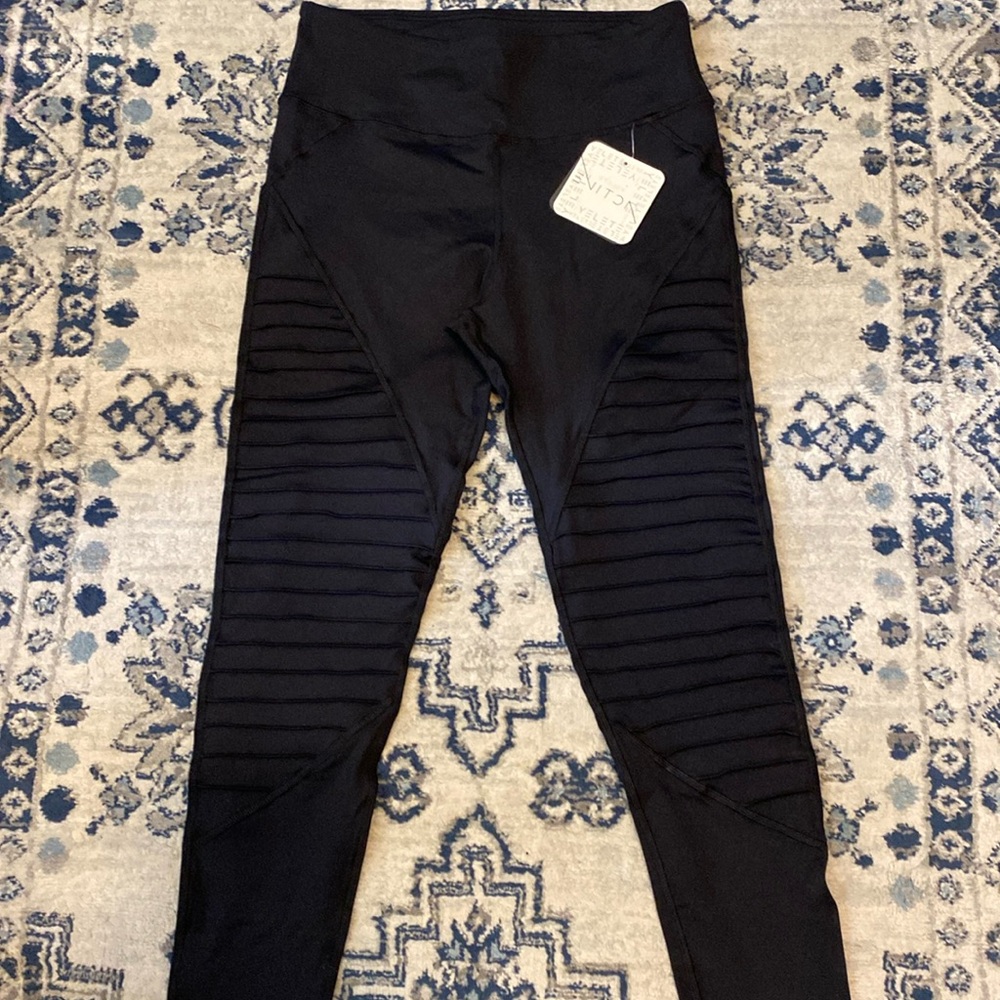 YELETE ACTIVE LEGGINGS, SIZE LARGE